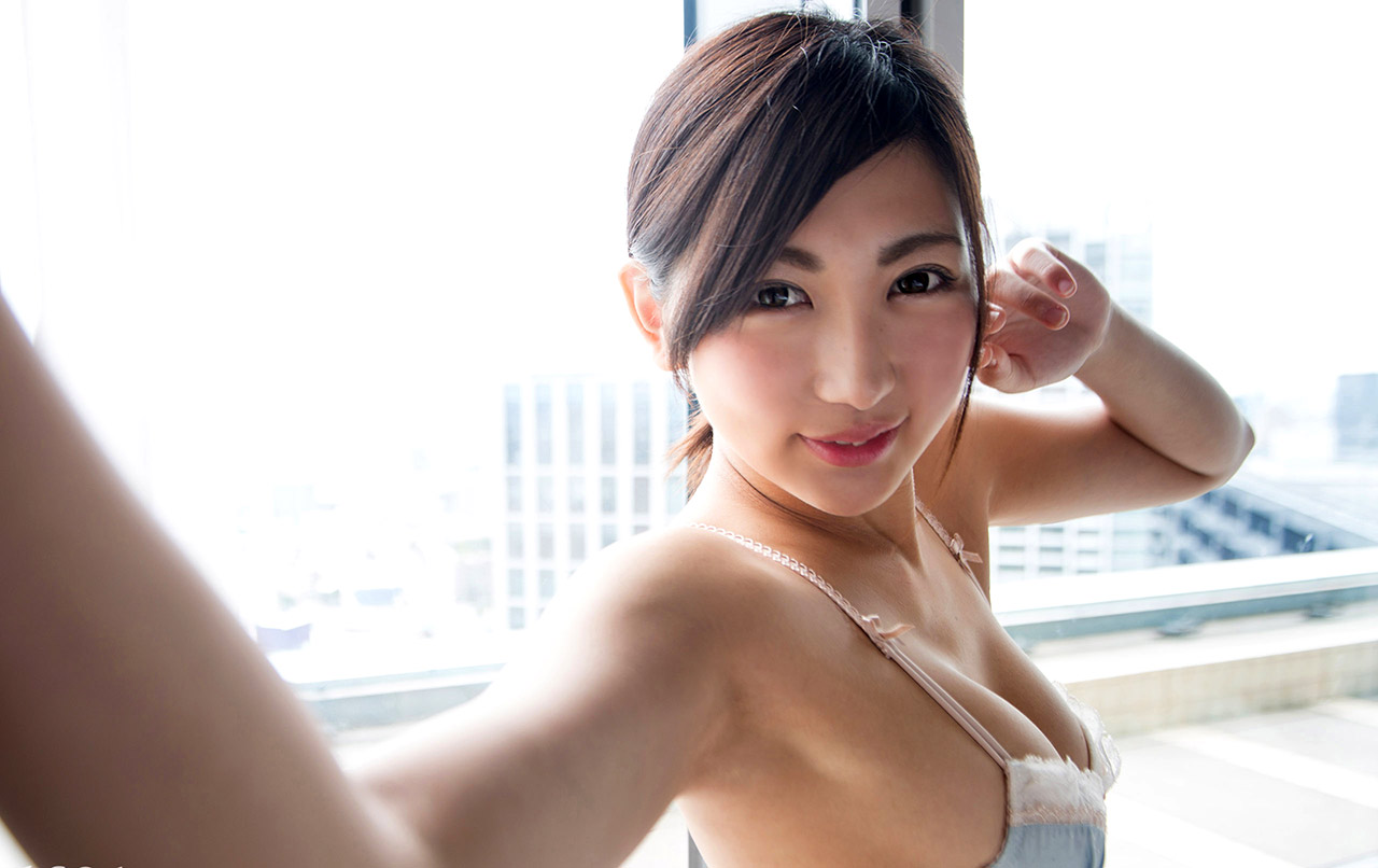 Yuna Shiratori nude photos